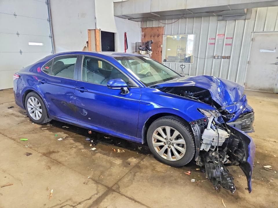 2018 TOYOTA CAMRY LE 4