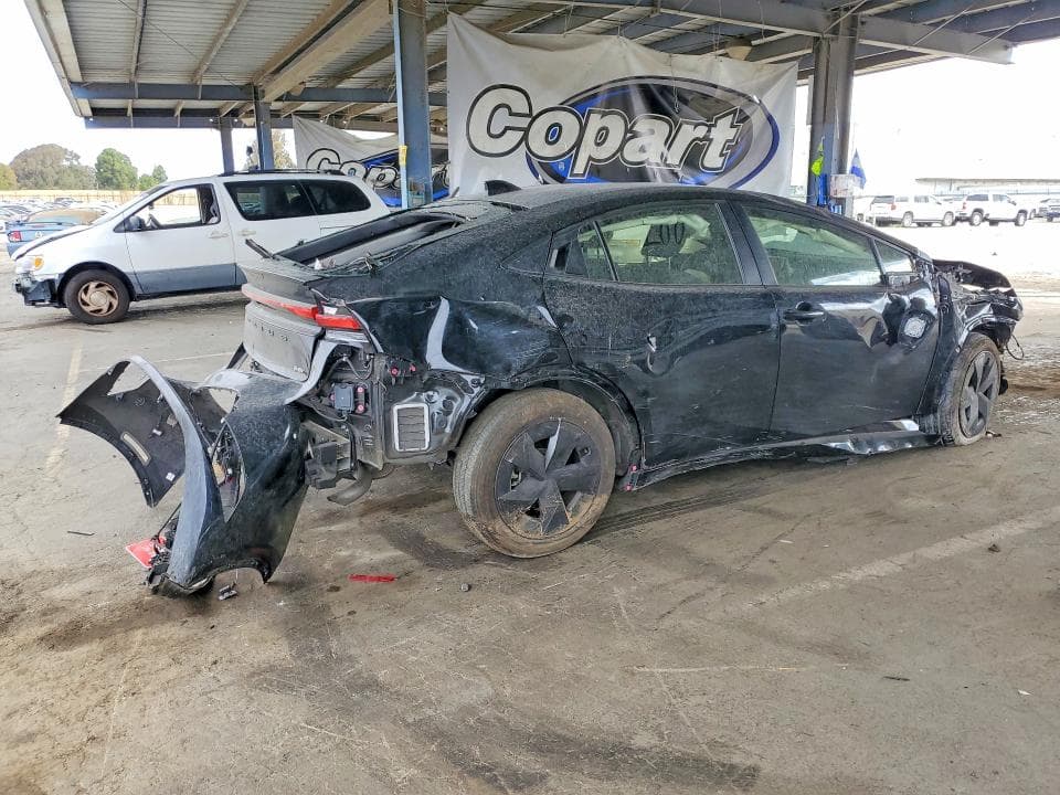 2024 TOYOTA PRIUS LE 3