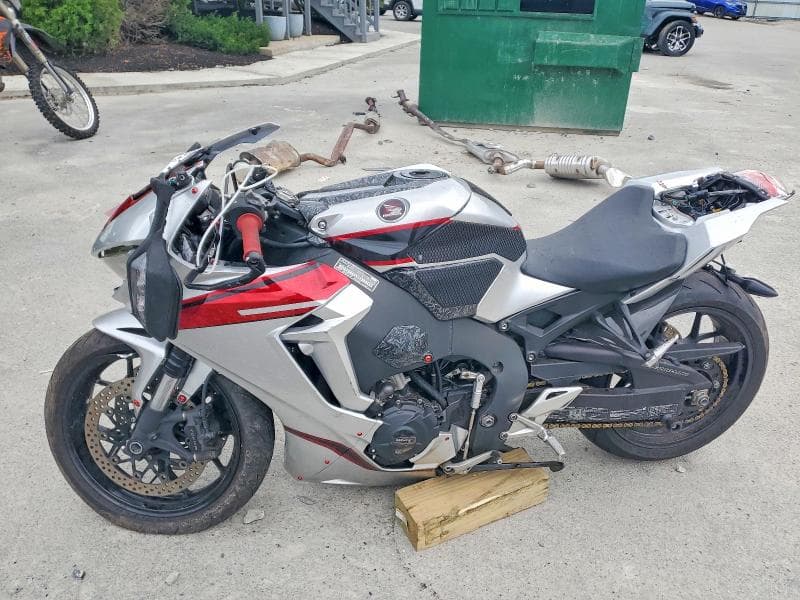 2017 HONDA CBR1000 RR 3