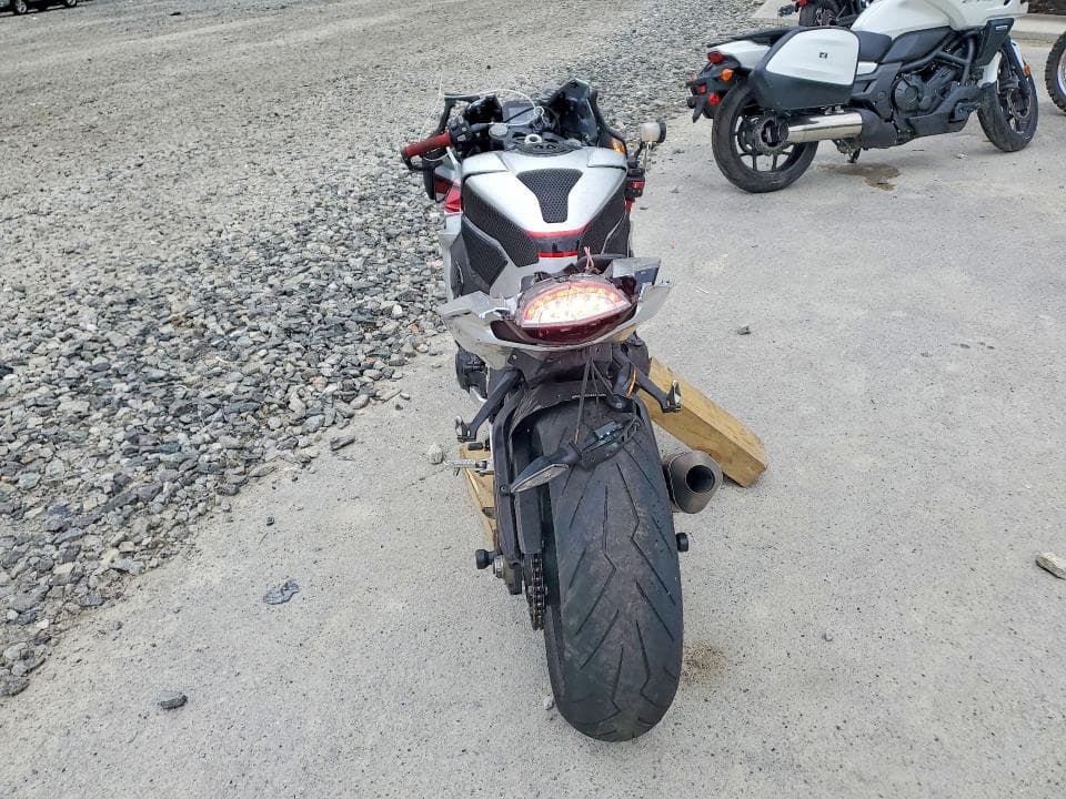 2017 HONDA CBR1000 RR 4