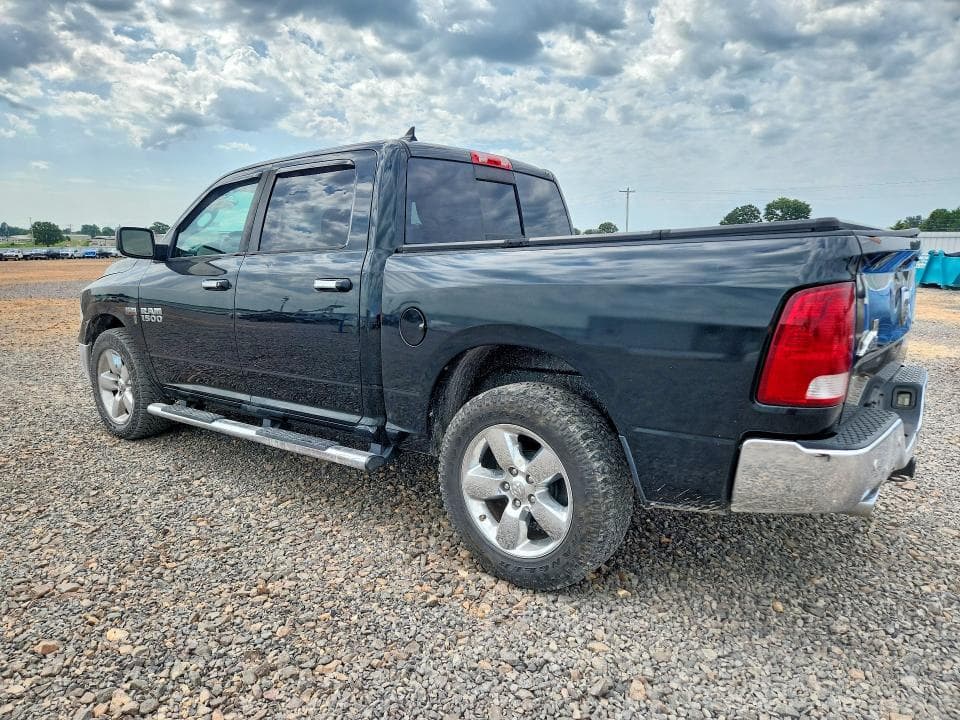 2016 RAM 1500 SLT 2