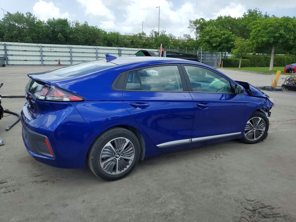 2022 HYUNDAI IONIQ SE 3