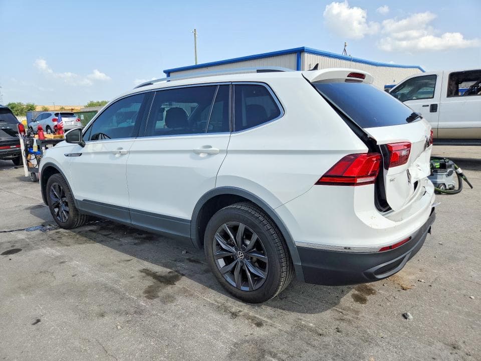 2022 VOLKSWAGEN TIGUAN SE 2