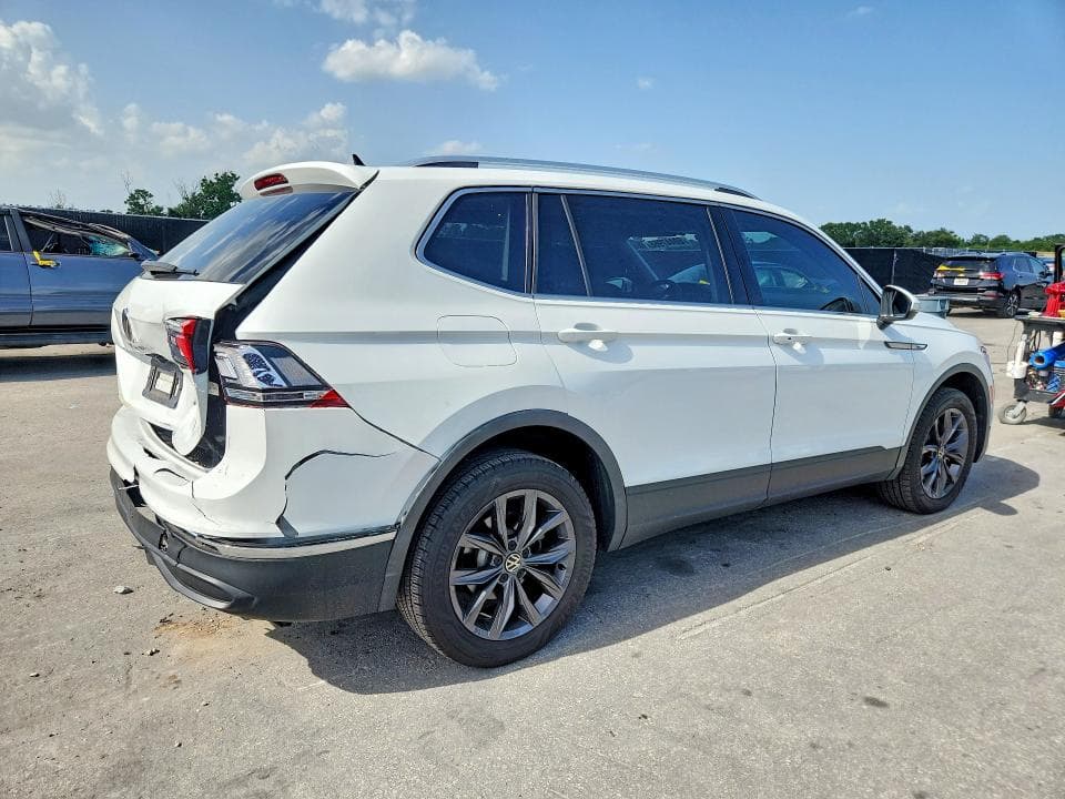 2022 VOLKSWAGEN TIGUAN SE 3