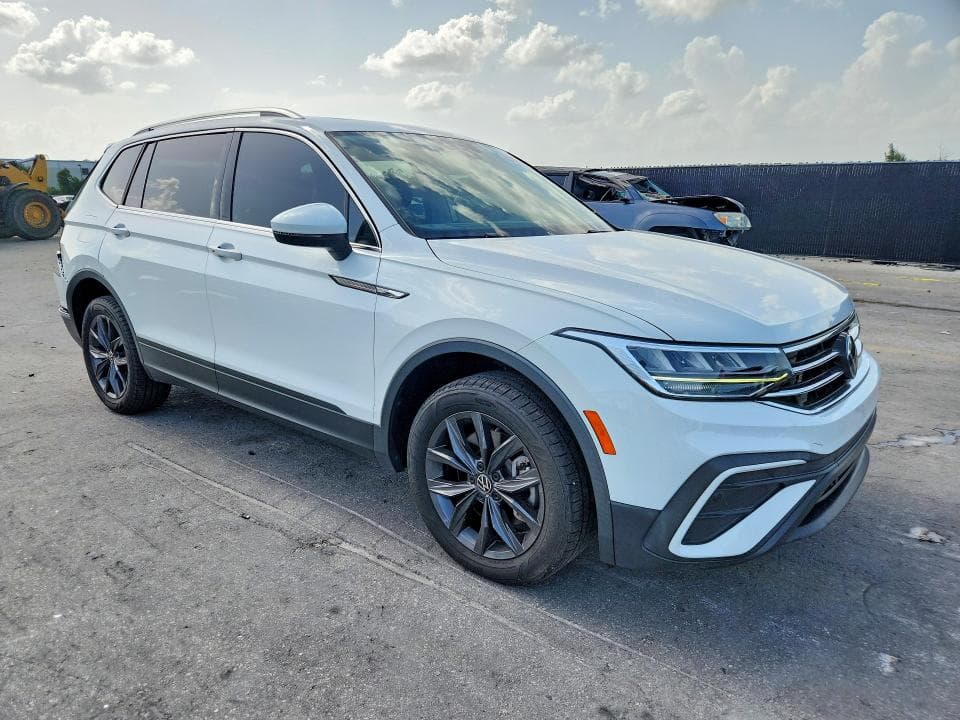 2022 VOLKSWAGEN TIGUAN SE 4