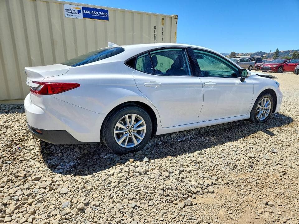 2025 TOYOTA CAMRY LE 3