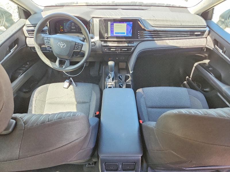 2025 TOYOTA CAMRY LE 8