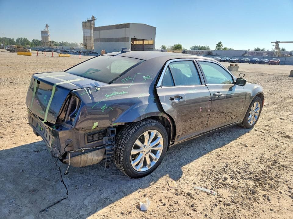 2017 CHRYSLER 300 LIMITED 3