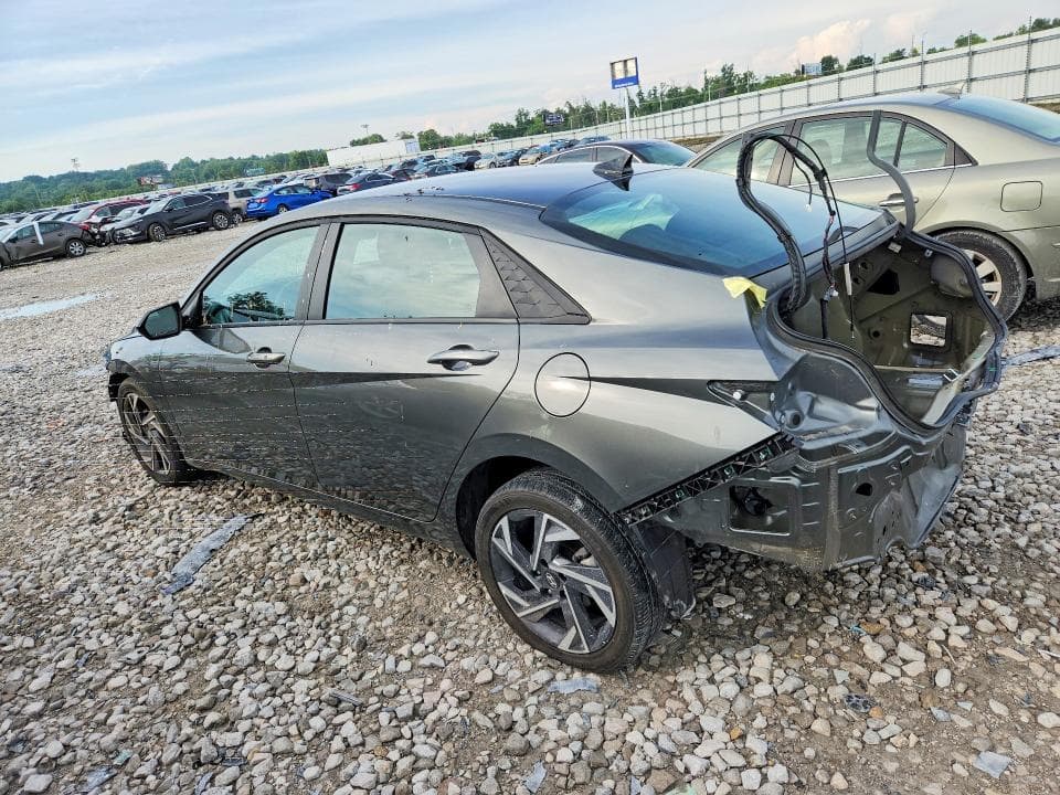 2025 HYUNDAI ELANTRA SEL SPORT 2