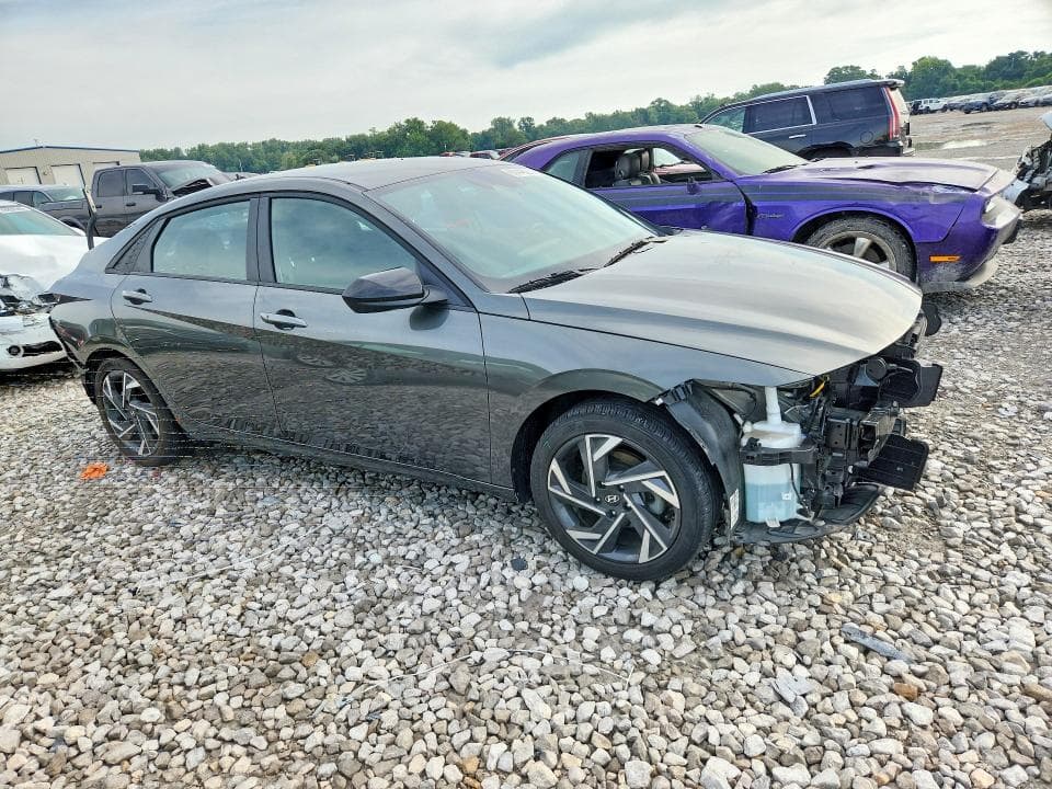 2025 HYUNDAI ELANTRA SEL SPORT 4