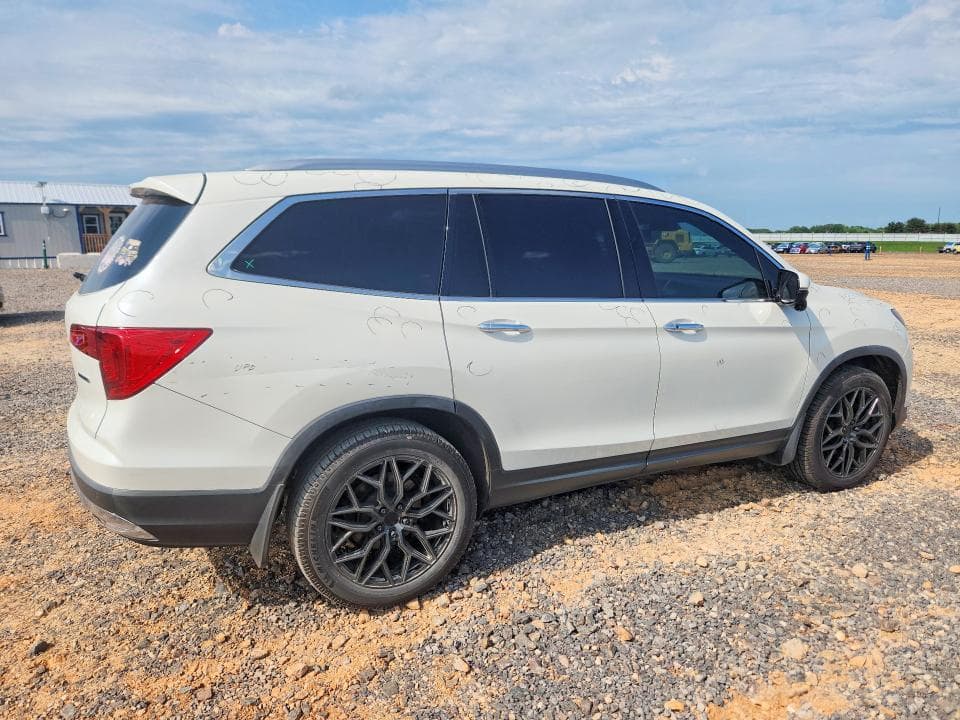 2017 HONDA PILOT TOURING 3