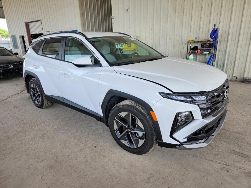 2026 HYUNDAI TUCSON SEL 4