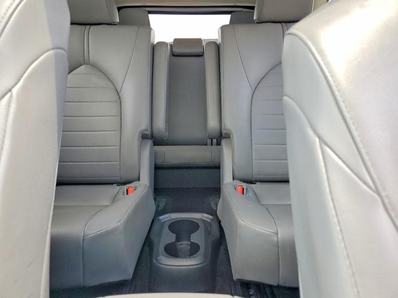 2020 TOYOTA HIGHLANDER HYBRID XLE 10
