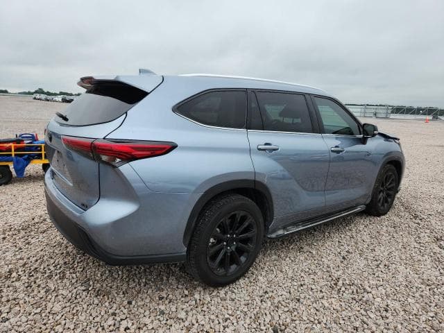 2021 TOYOTA HIGHLANDER XLE 3