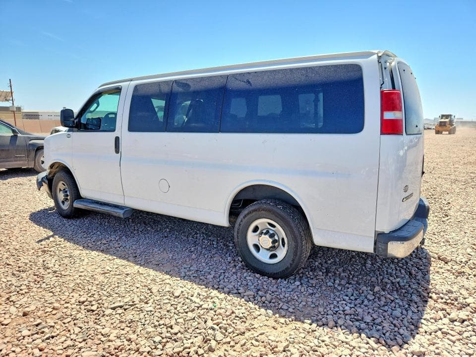 2017 CHEVROLET EXPRESS G3500 LT 2