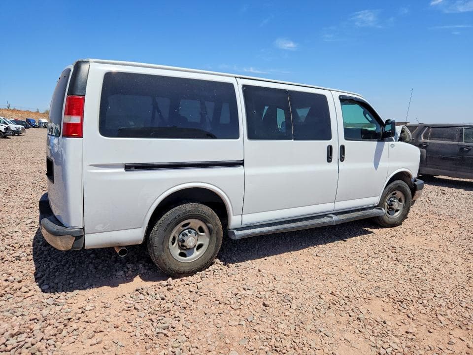 2017 CHEVROLET EXPRESS G3500 LT 3