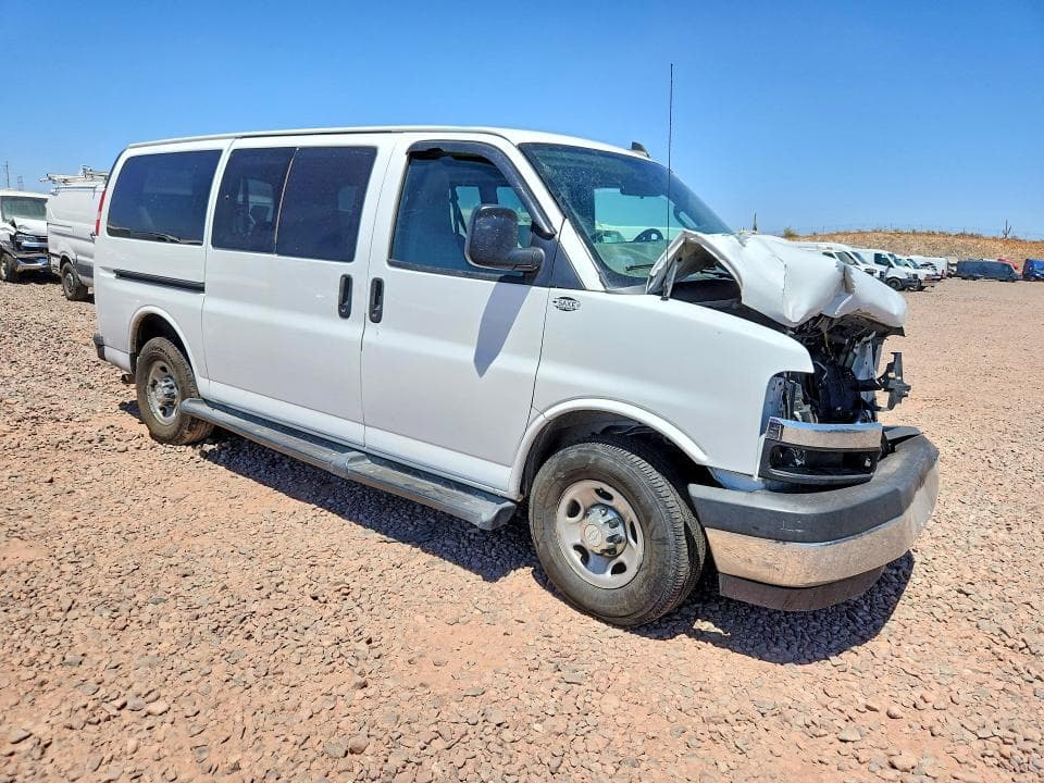2017 CHEVROLET EXPRESS G3500 LT 4