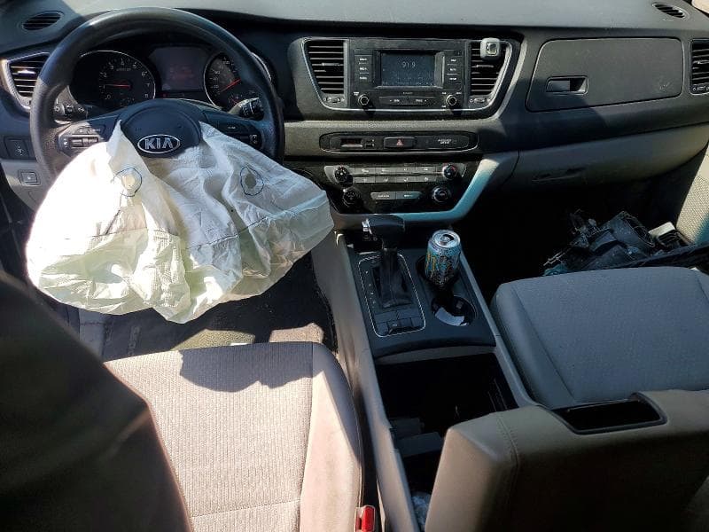 2017 KIA SEDONA L L 8