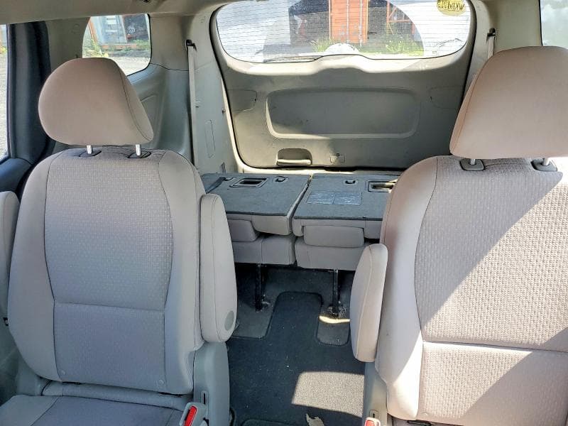 2017 KIA SEDONA L L 10