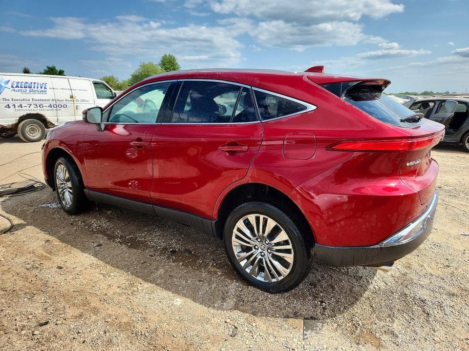 2023 TOYOTA VENZA XLE 2