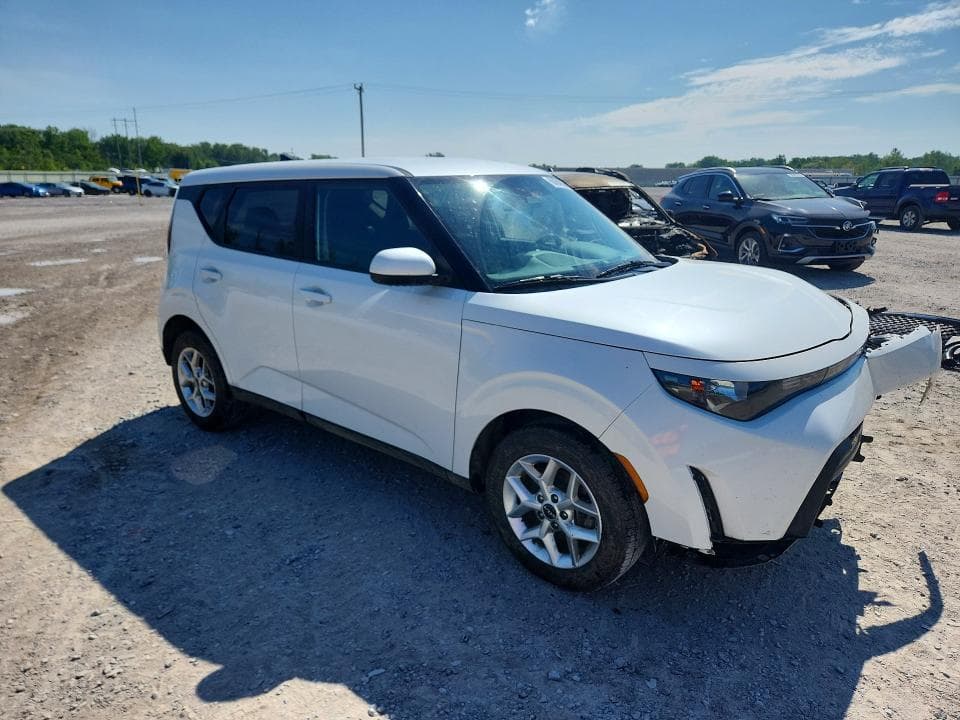 2023 KIA SOUL LX 4