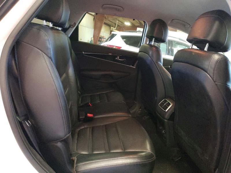 2017 KIA SORENTO EX 11