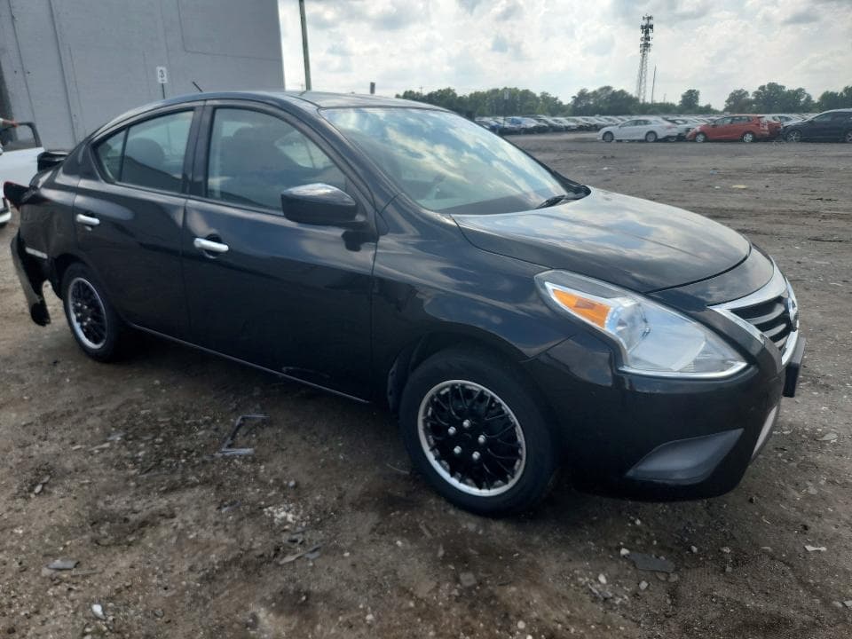 2017 NISSAN VERSA 1.6 SV 4