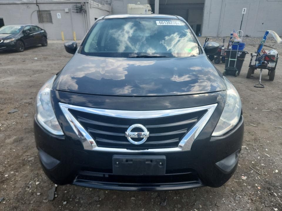 2017 NISSAN VERSA 1.6 SV 5