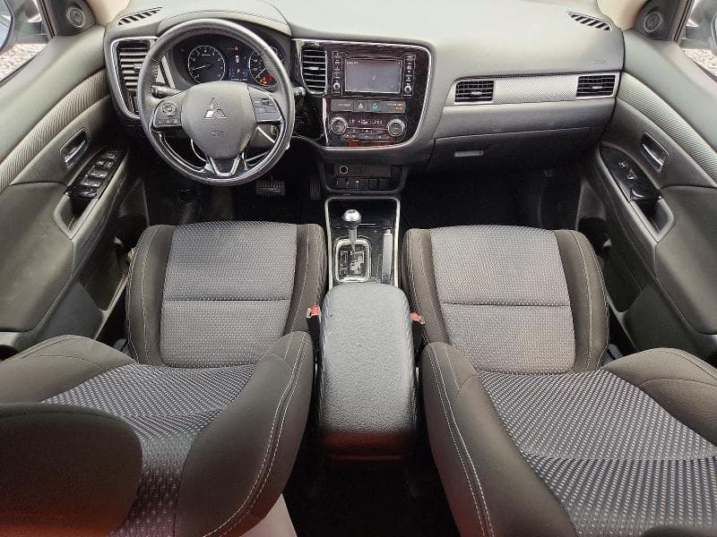 2017 MITSUBISHI OUTLANDER ES 8