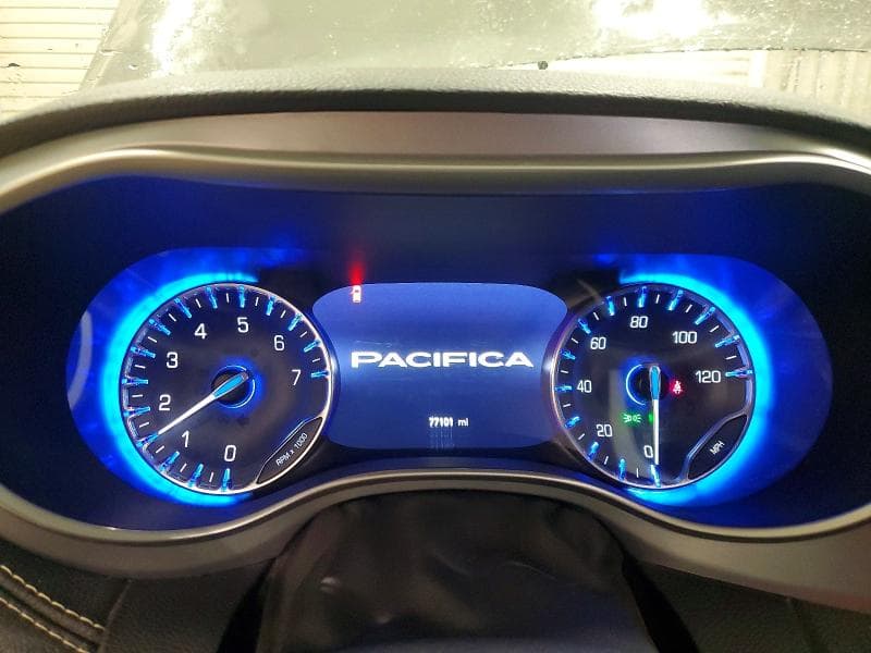 2021 CHRYSLER PACIFICA TOURING 9