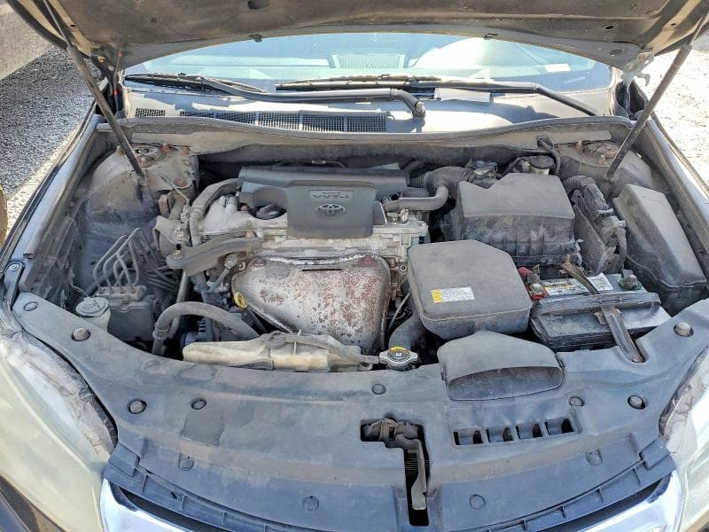 2016 TOYOTA CAMRY SE 11