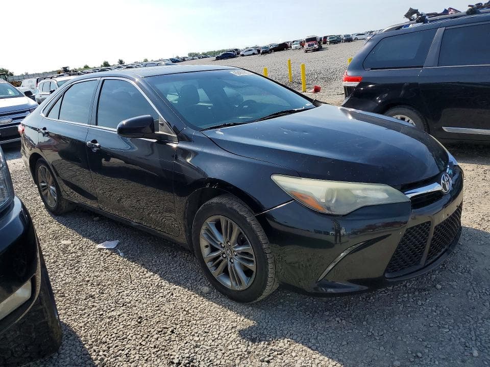 2016 TOYOTA CAMRY SE 4