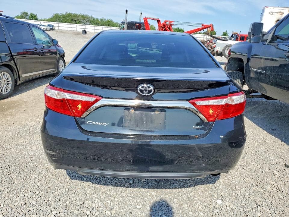 2016 TOYOTA CAMRY SE 6