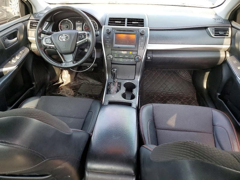 2016 TOYOTA CAMRY SE 8