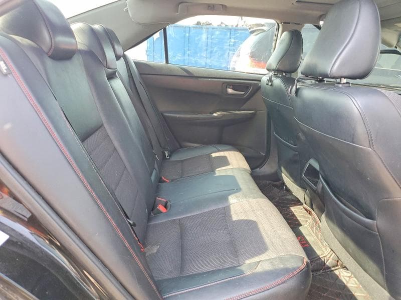 2016 TOYOTA CAMRY SE 10