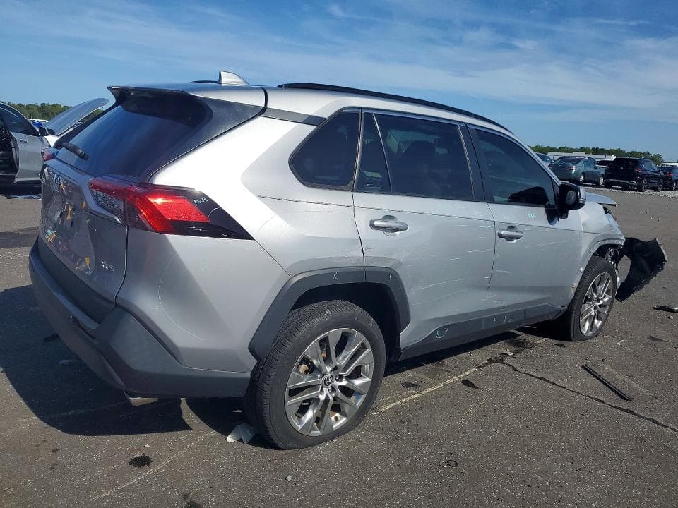 2023 TOYOTA RAV4 XLE PREMIUM 3