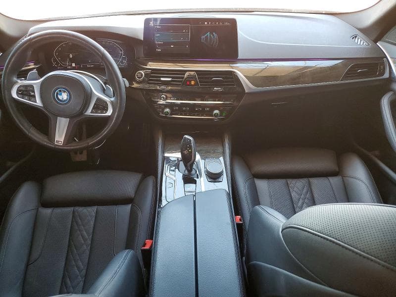 2022 BMW 530E 8