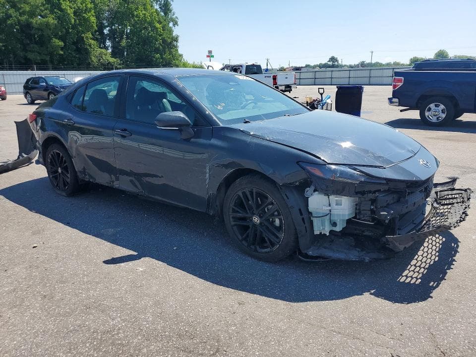 2025 TOYOTA CAMRY SE 4
