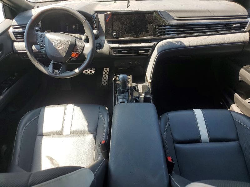 2025 TOYOTA CAMRY SE 8