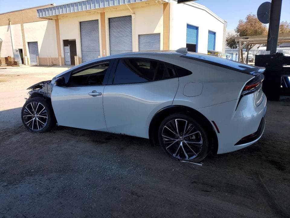 2024 TOYOTA PRIUS XLE 2