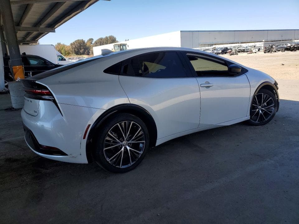 2024 TOYOTA PRIUS XLE 3