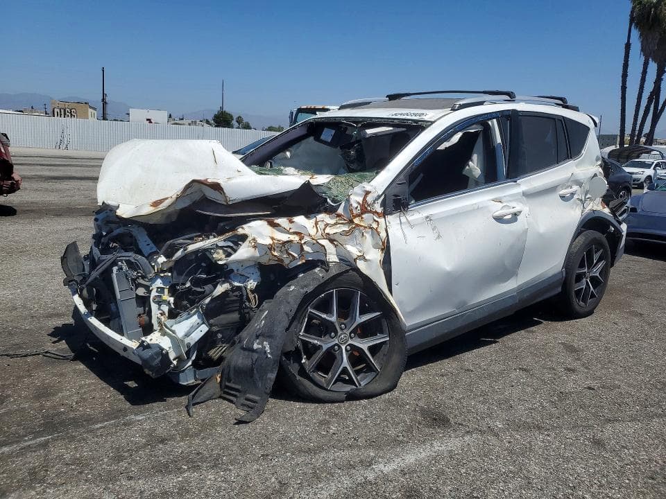 2018 TOYOTA RAV4 SE - 1