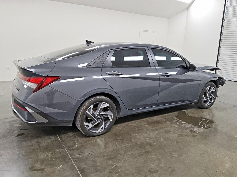 2025 HYUNDAI ELANTRA SEL SPORT 3
