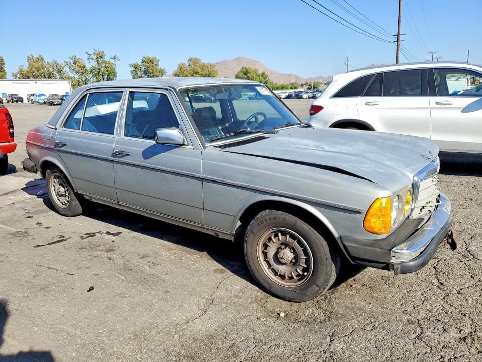 1984 MERCEDES-BENZ 300 DT 4