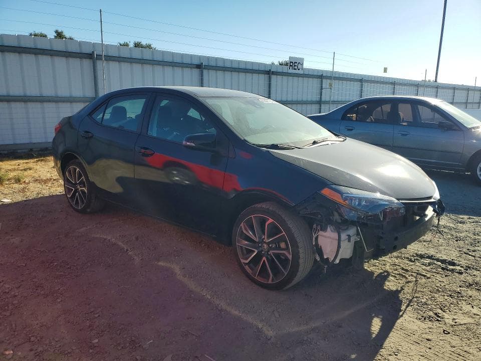 2017 TOYOTA COROLLA LE 4