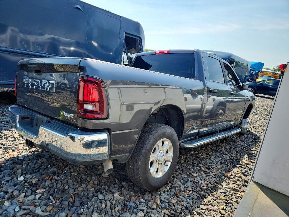 2025 RAM 2500 BIG HORN BIG HORN 3