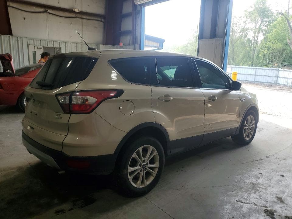 2017 FORD ESCAPE SE 3