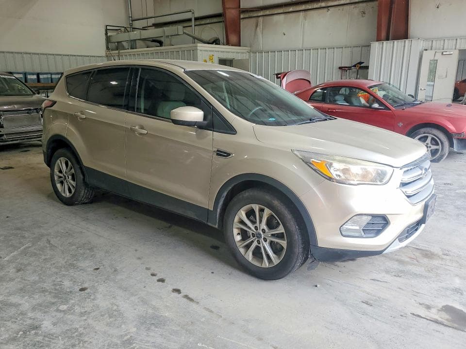 2017 FORD ESCAPE SE 4