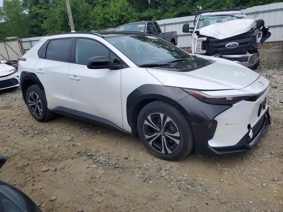 2024 TOYOTA BZ4X XLE 4