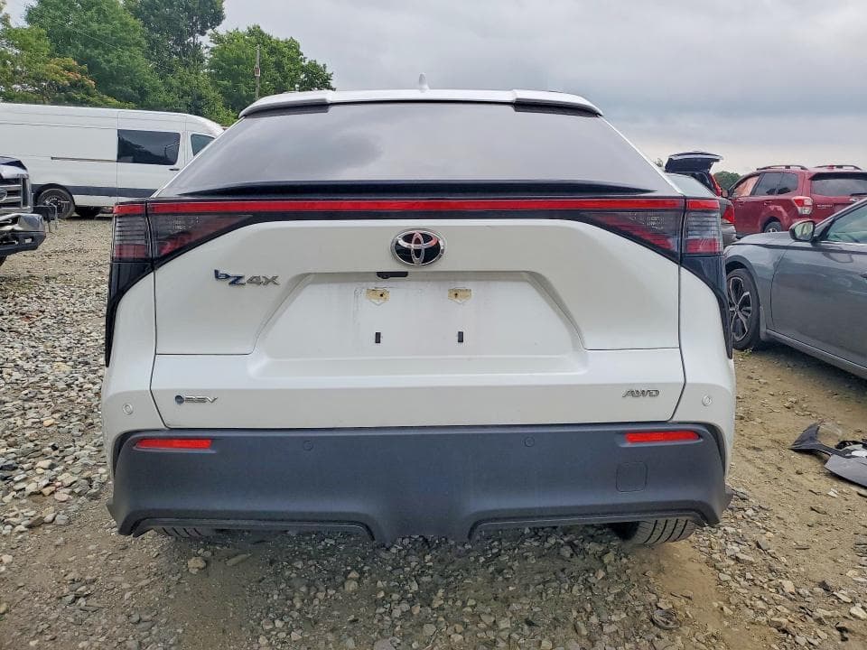 2024 TOYOTA BZ4X XLE 6